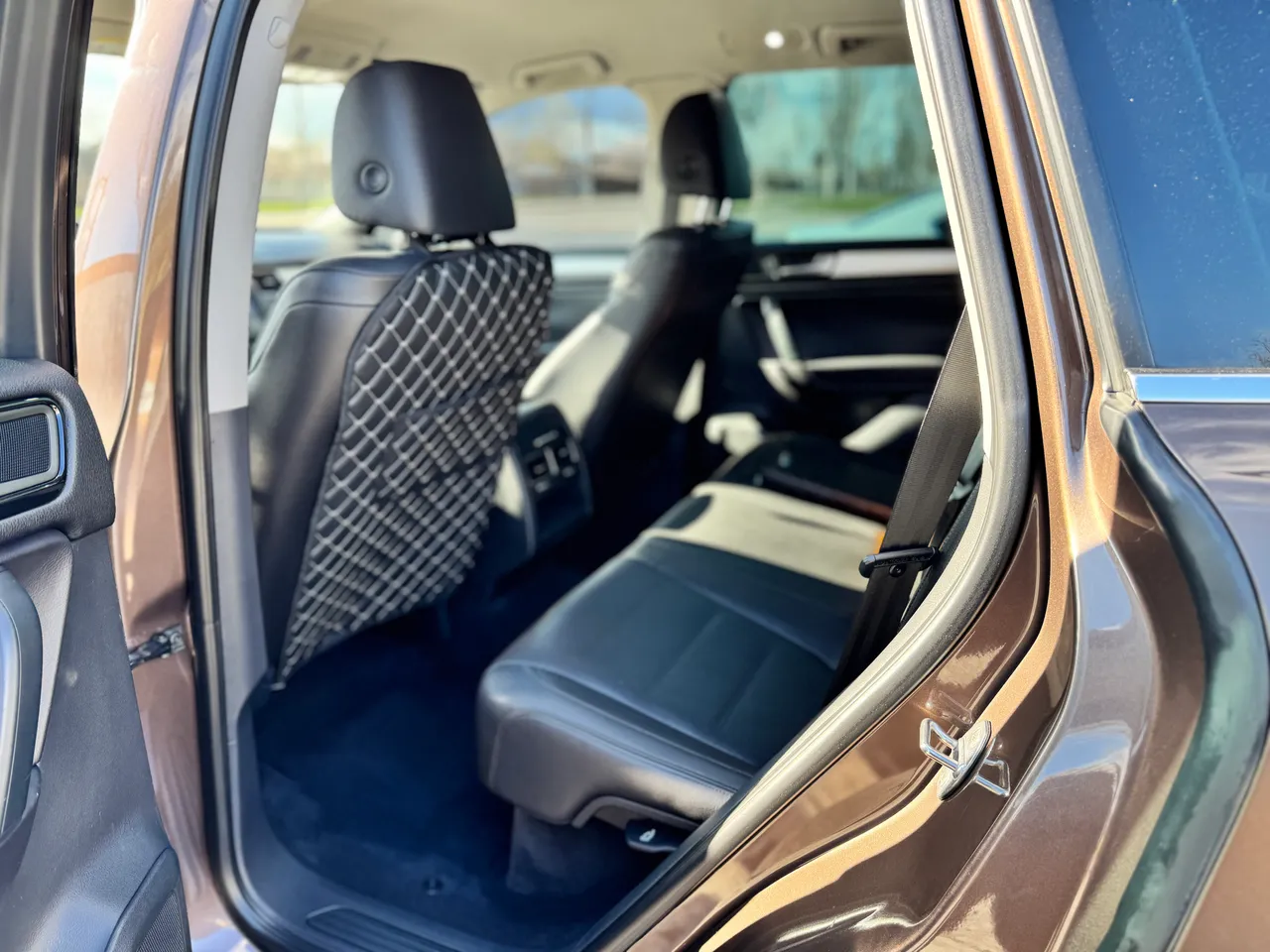 Volkswagen Touareg - фото 8