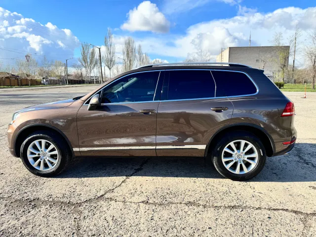Volkswagen Touareg - фото 2