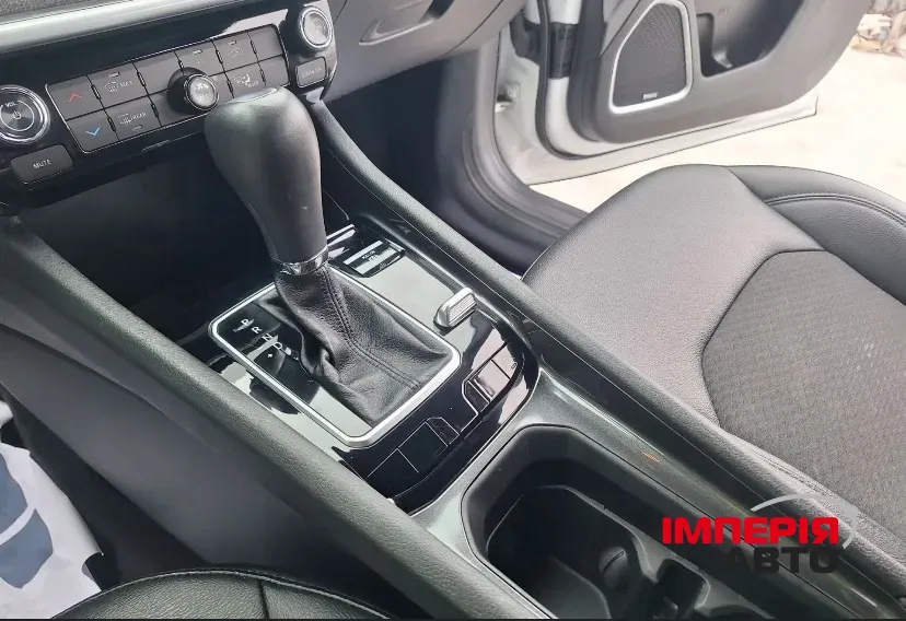 Jeep Compass - фото 16
