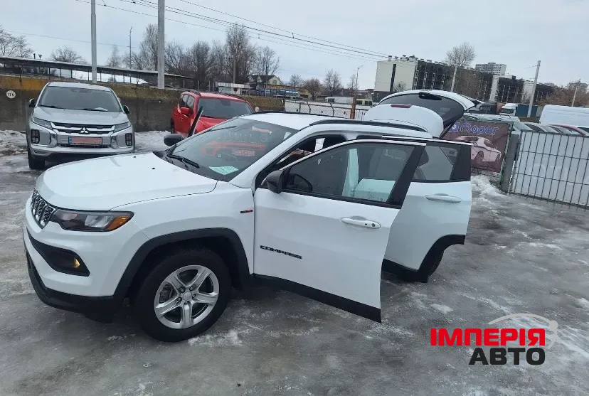 Jeep Compass - фото 9