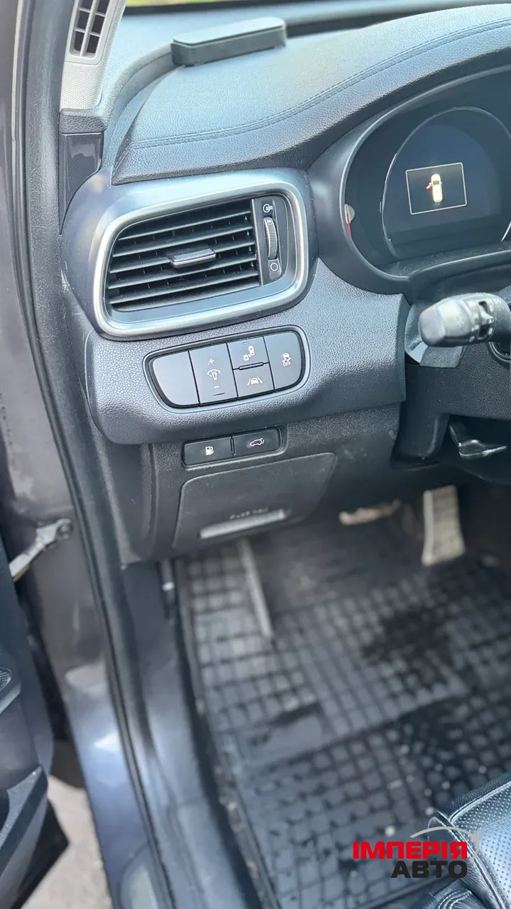 Kia Sorento - фото 32