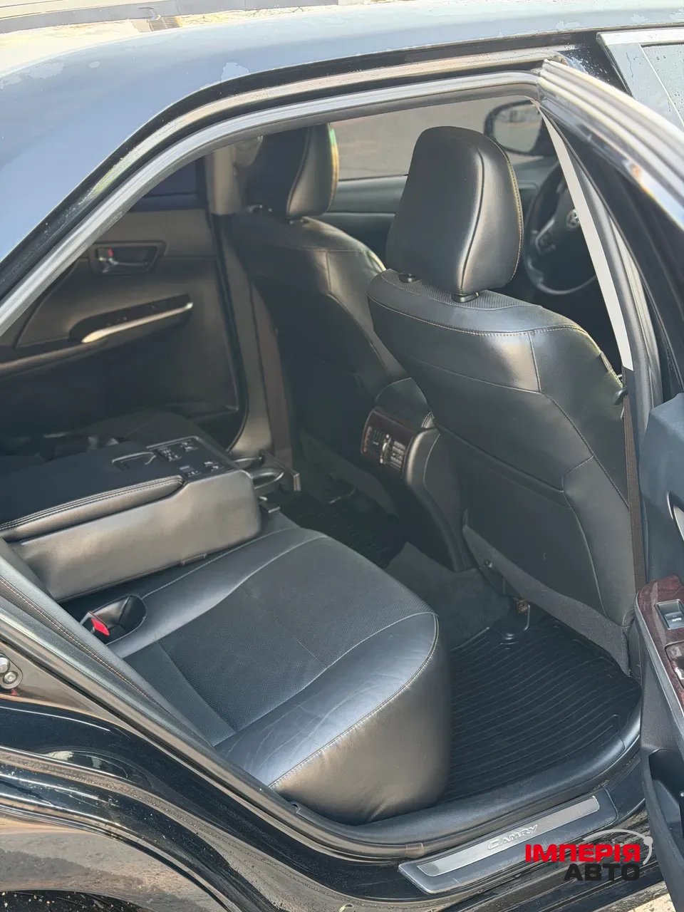 Toyota Camry - фото 3