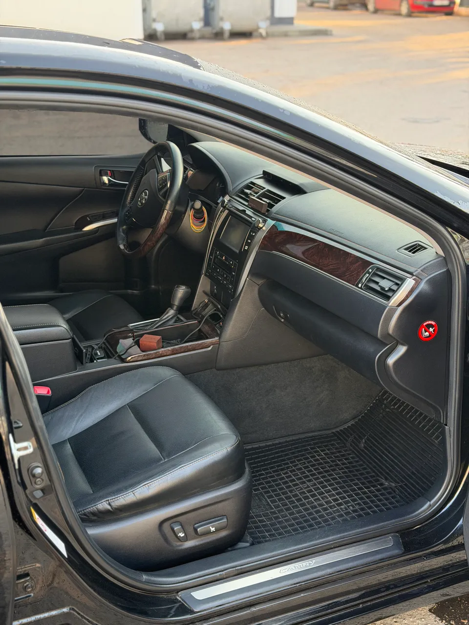 Toyota Camry - фото 4