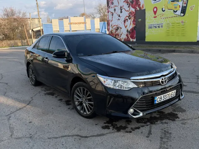 Toyota Camry - фото 2