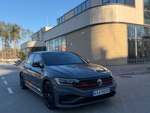 Volkswagen Jetta - фото 2