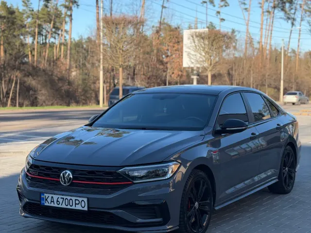 Volkswagen Jetta - фото 1