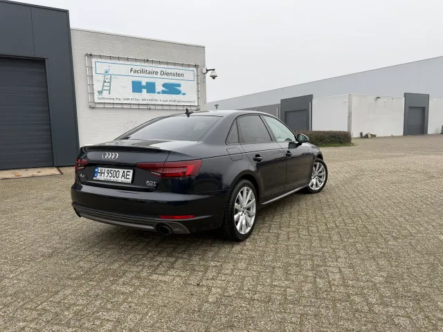 Audi A4 - фото 4