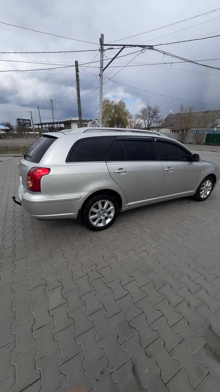 Toyota Avensis - фото 5