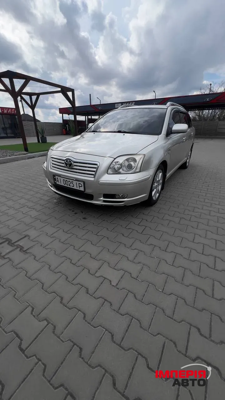 Toyota Avensis - фото 1
