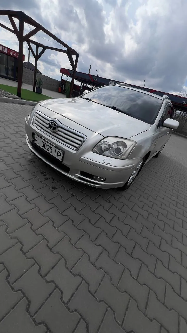 Toyota Avensis - фото 3