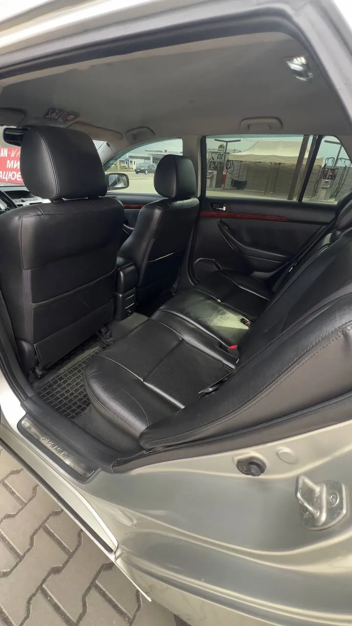 Toyota Avensis - фото 14