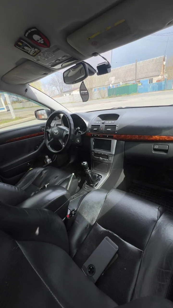 Toyota Avensis - фото 13