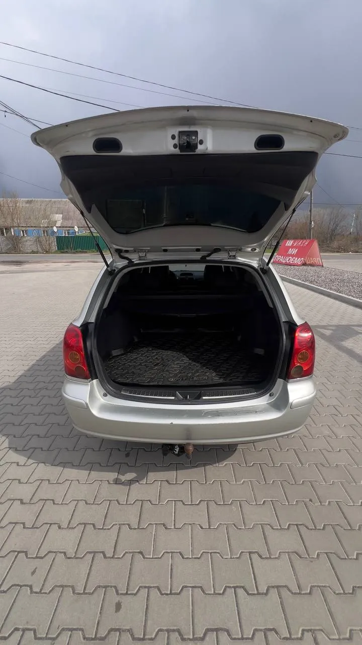 Toyota Avensis - фото 10