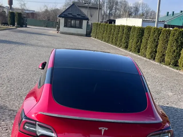 Tesla Model Y - фото 2