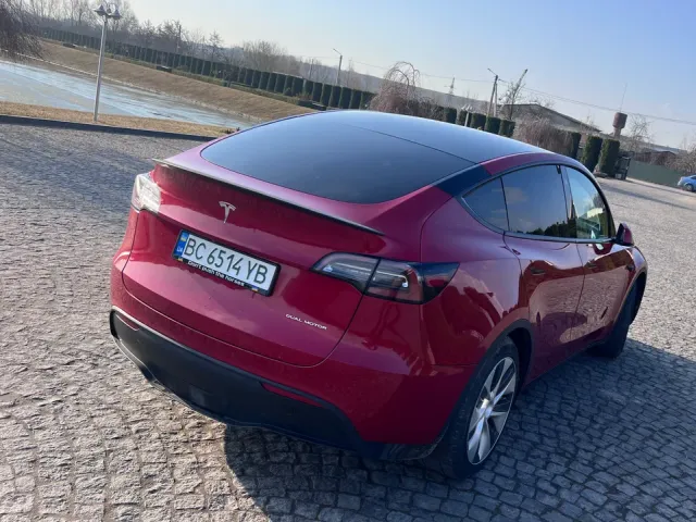 Tesla Model Y - фото 4
