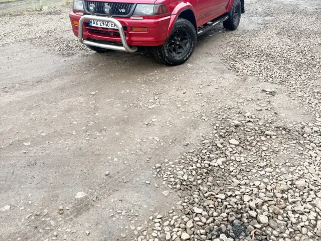 Mitsubishi Montero Sport - фото 1