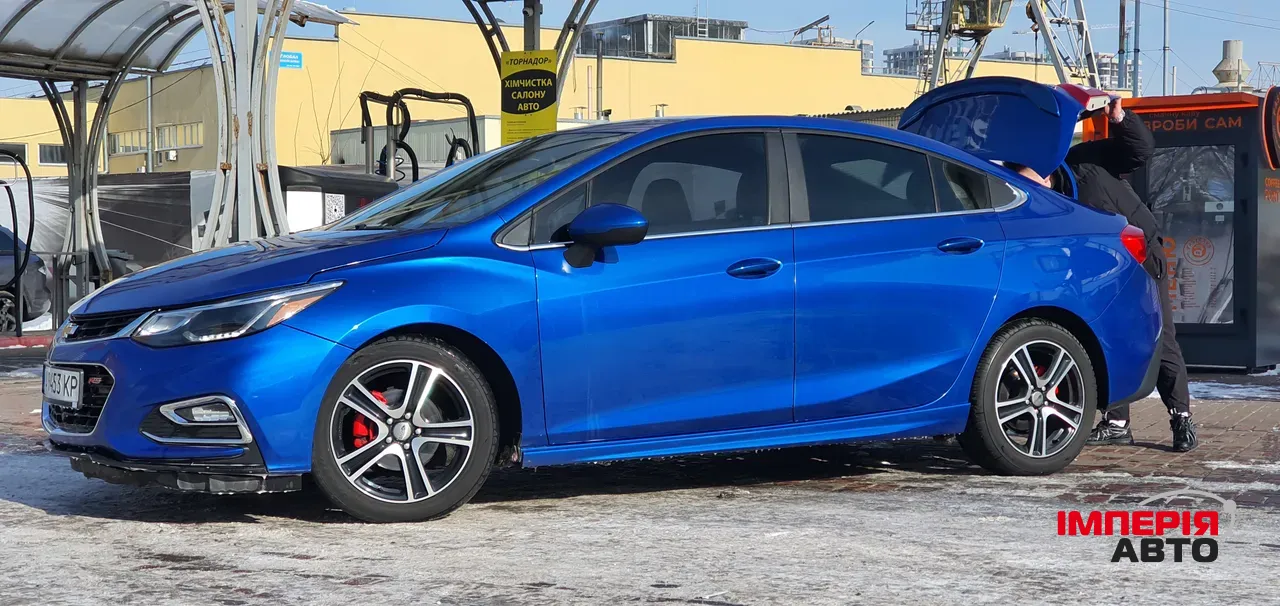 Chevrolet Cruze - фото 14