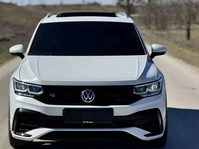 Volkswagen Tiguan - фото 4