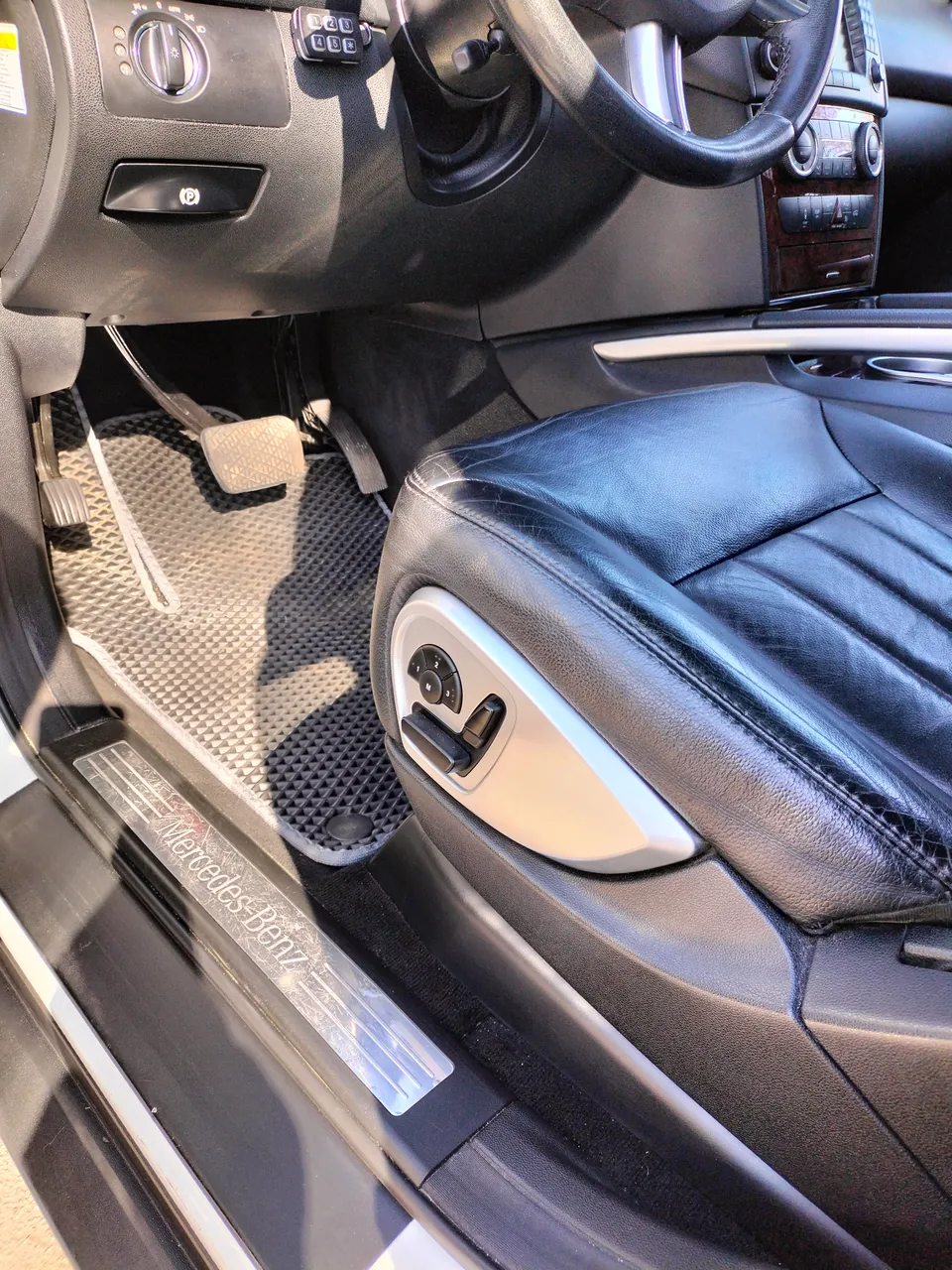 Mercedes-Benz M-Класс - фото 15