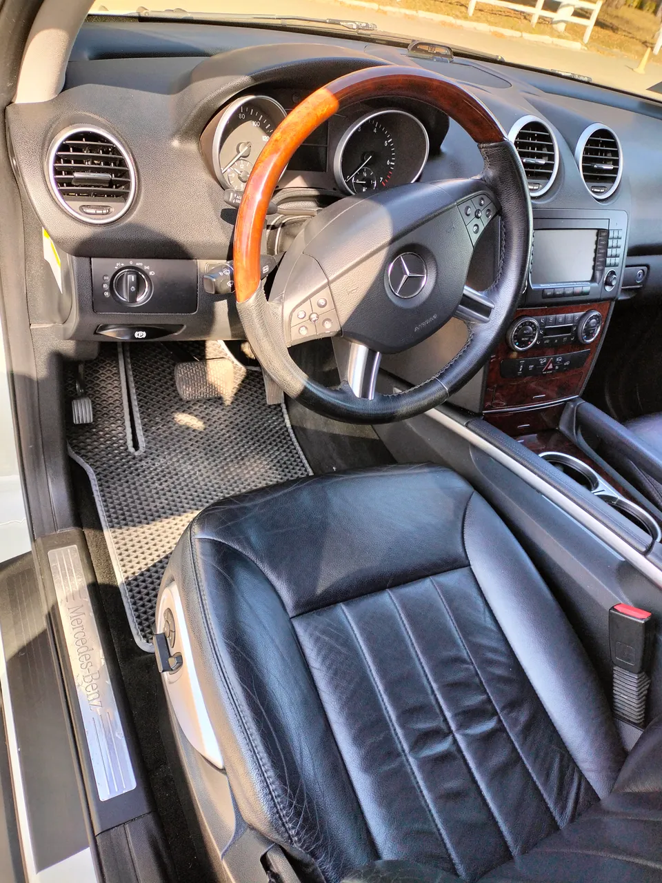 Mercedes-Benz M-Класс - фото 14