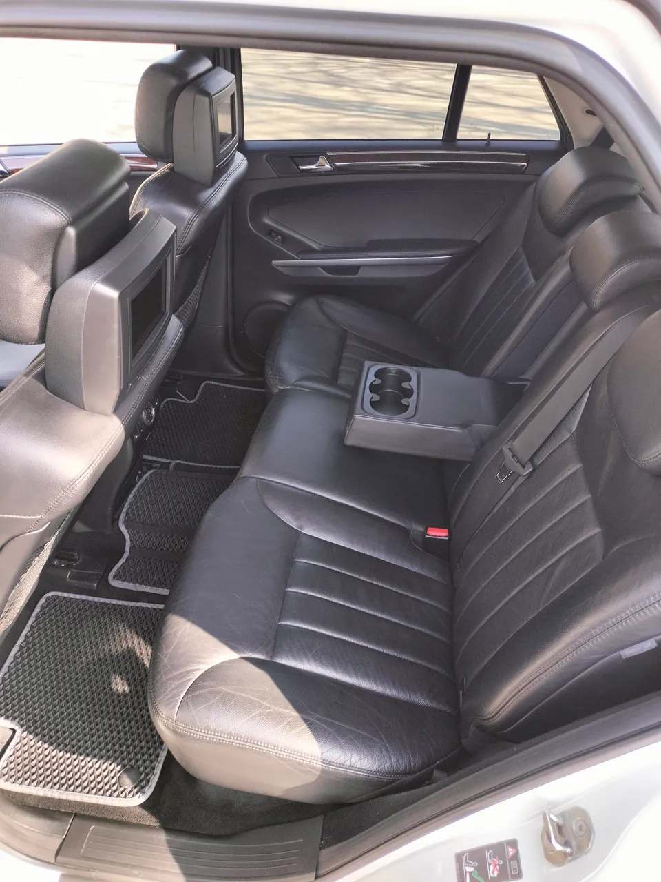 Mercedes-Benz M-Класс - фото 10