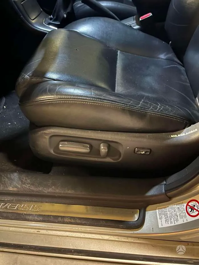 Toyota Avensis - фото 8