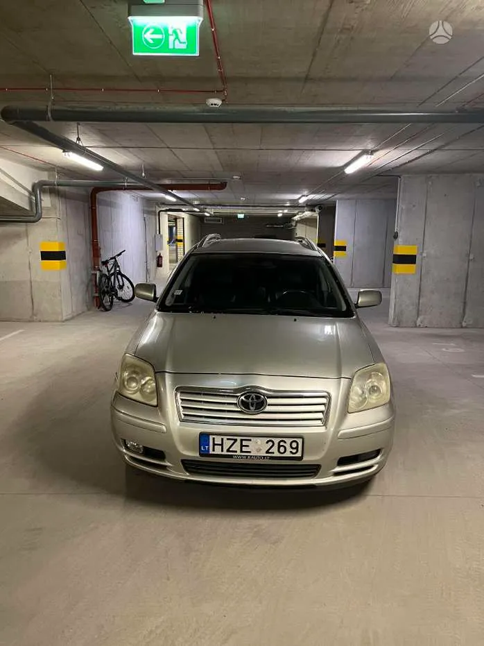 Toyota Avensis - фото 3