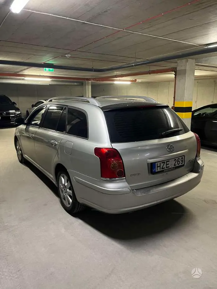 Toyota Avensis - фото 6