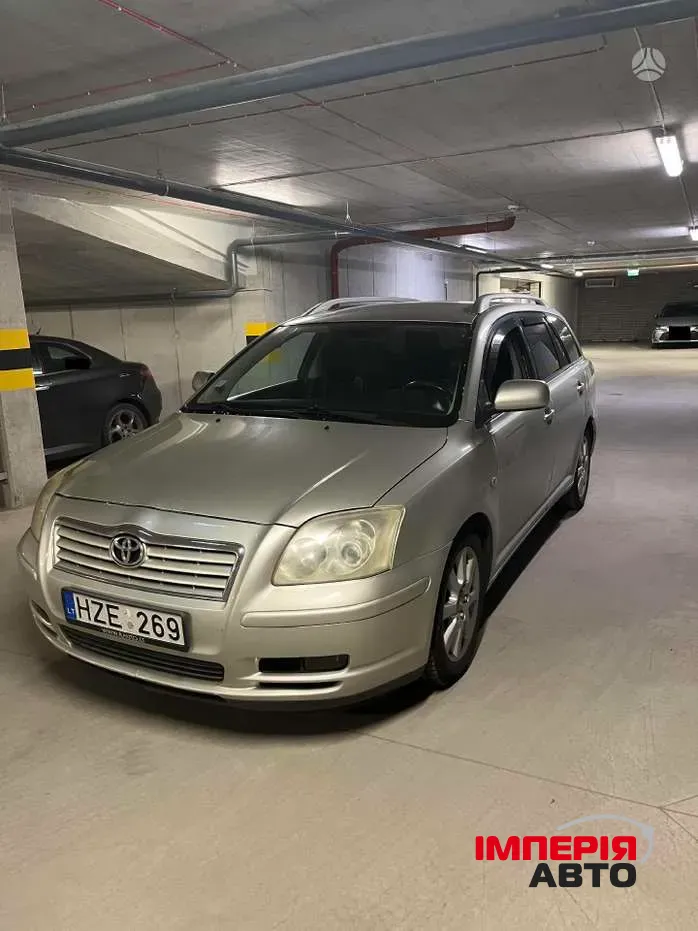 Toyota Avensis - фото 1