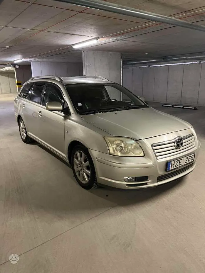 Toyota Avensis - фото 2
