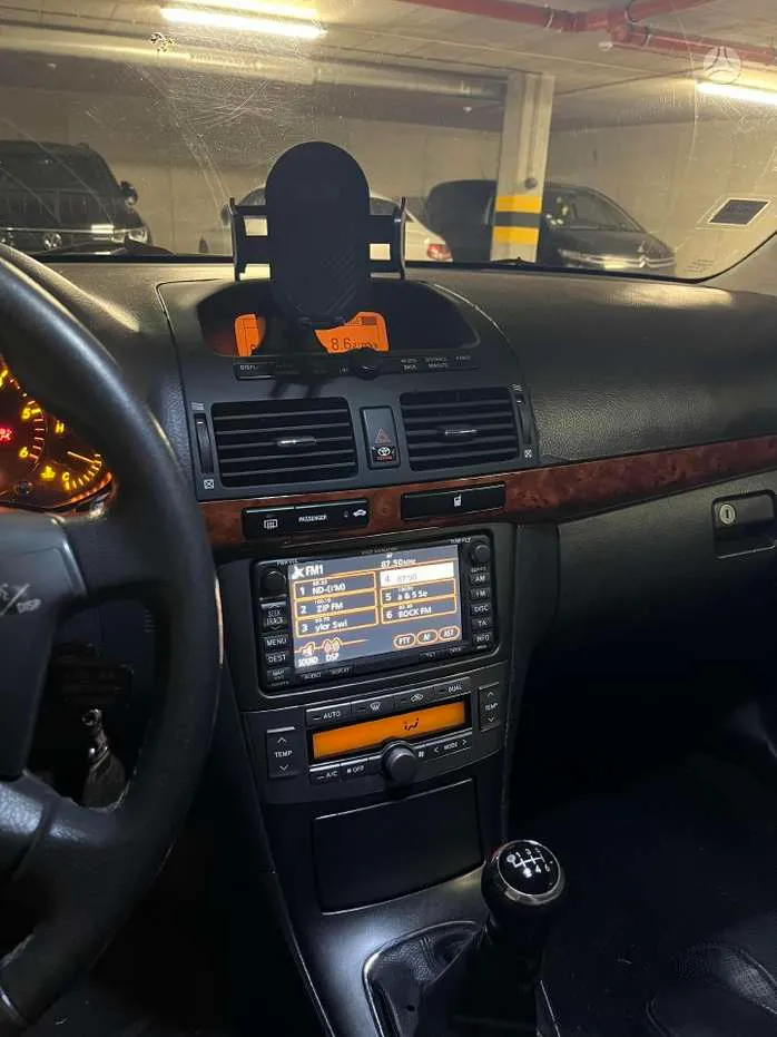 Toyota Avensis - фото 7