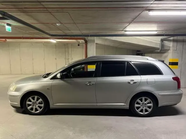 Toyota Avensis - фото 5