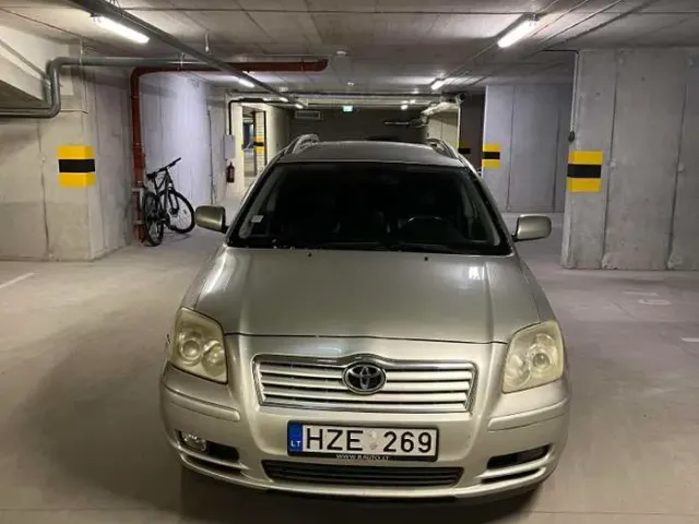 Toyota Avensis - фото 3