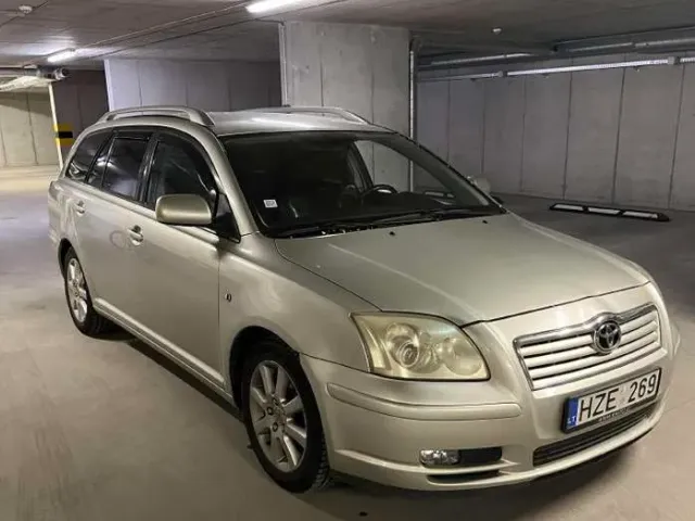 Toyota Avensis - фото 2
