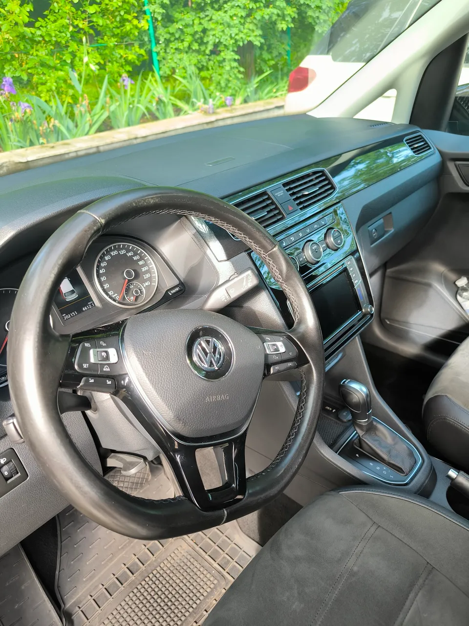 Volkswagen Caddy - фото 18