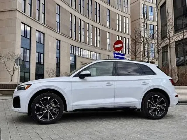 Audi Q5 - фото 4
