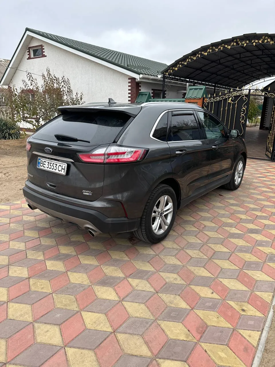 Ford Edge - фото 3