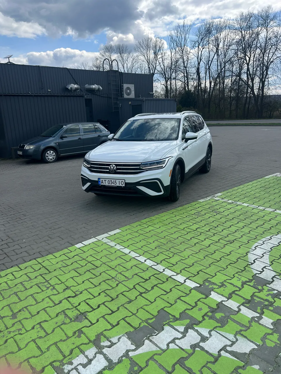 Volkswagen Tiguan R - фото 6