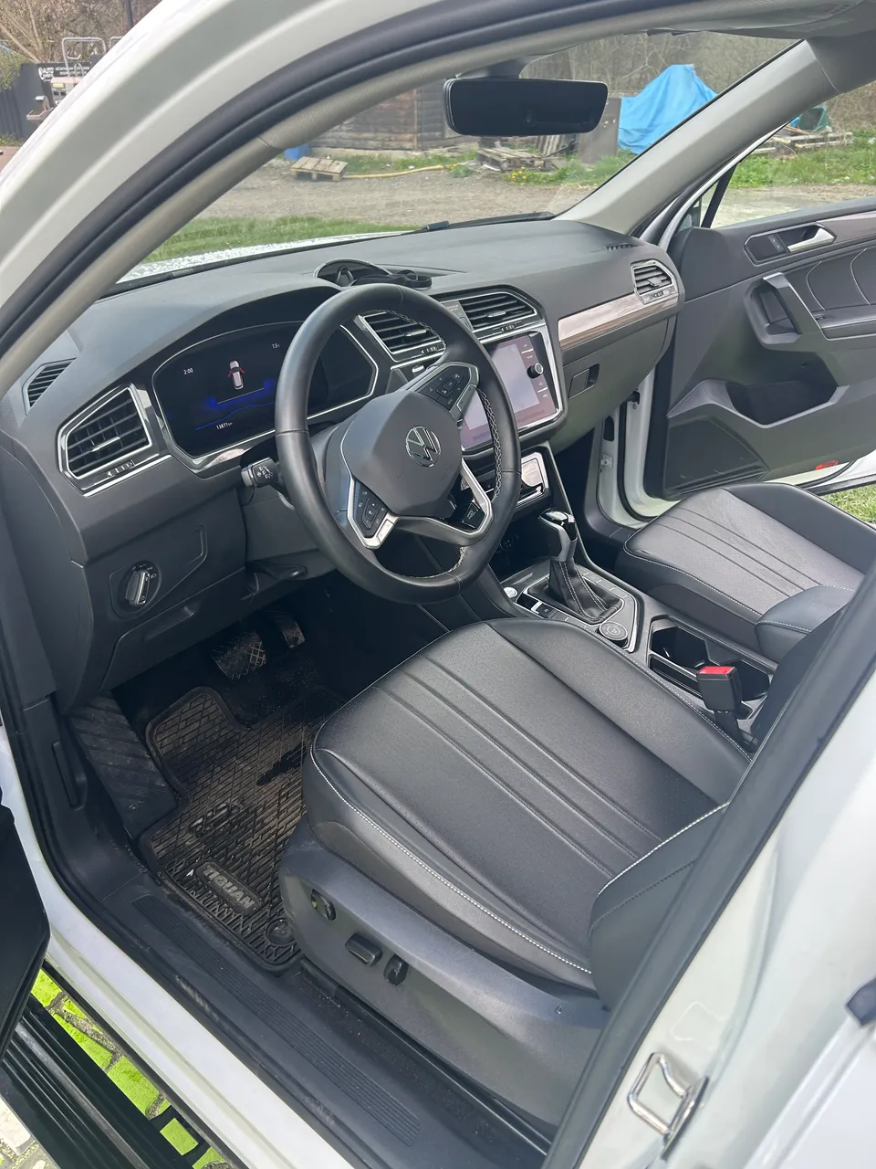 Volkswagen Tiguan R - фото 11