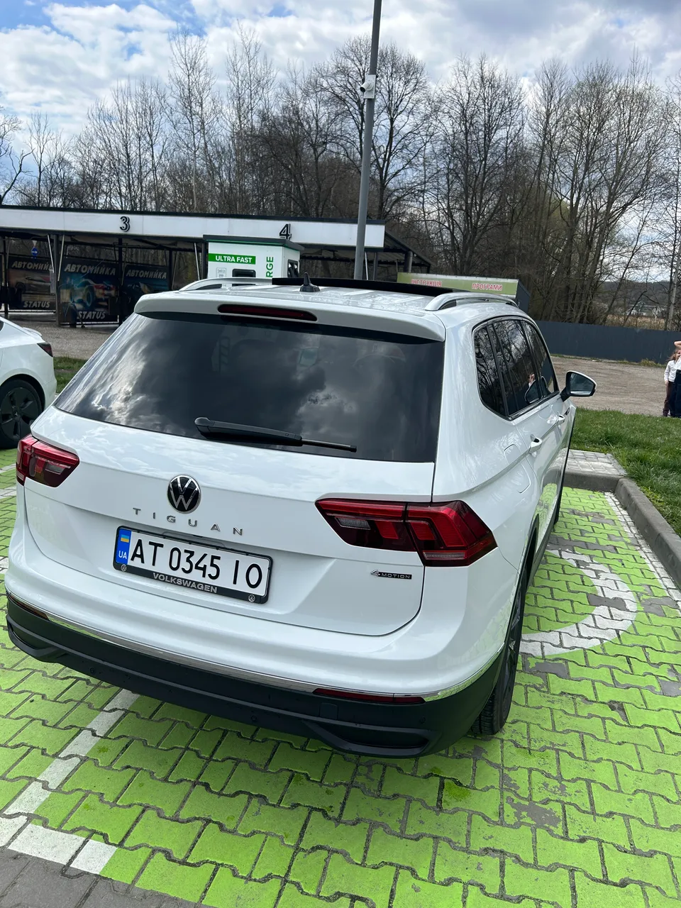 Volkswagen Tiguan R - фото 7