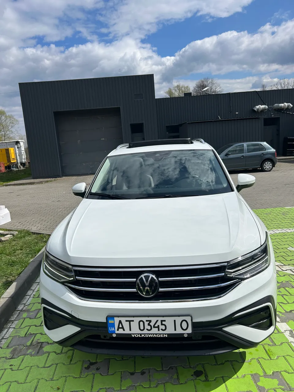 Volkswagen Tiguan R - фото 2