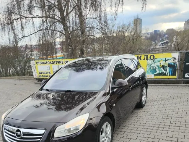 Opel Insignia - фото 1
