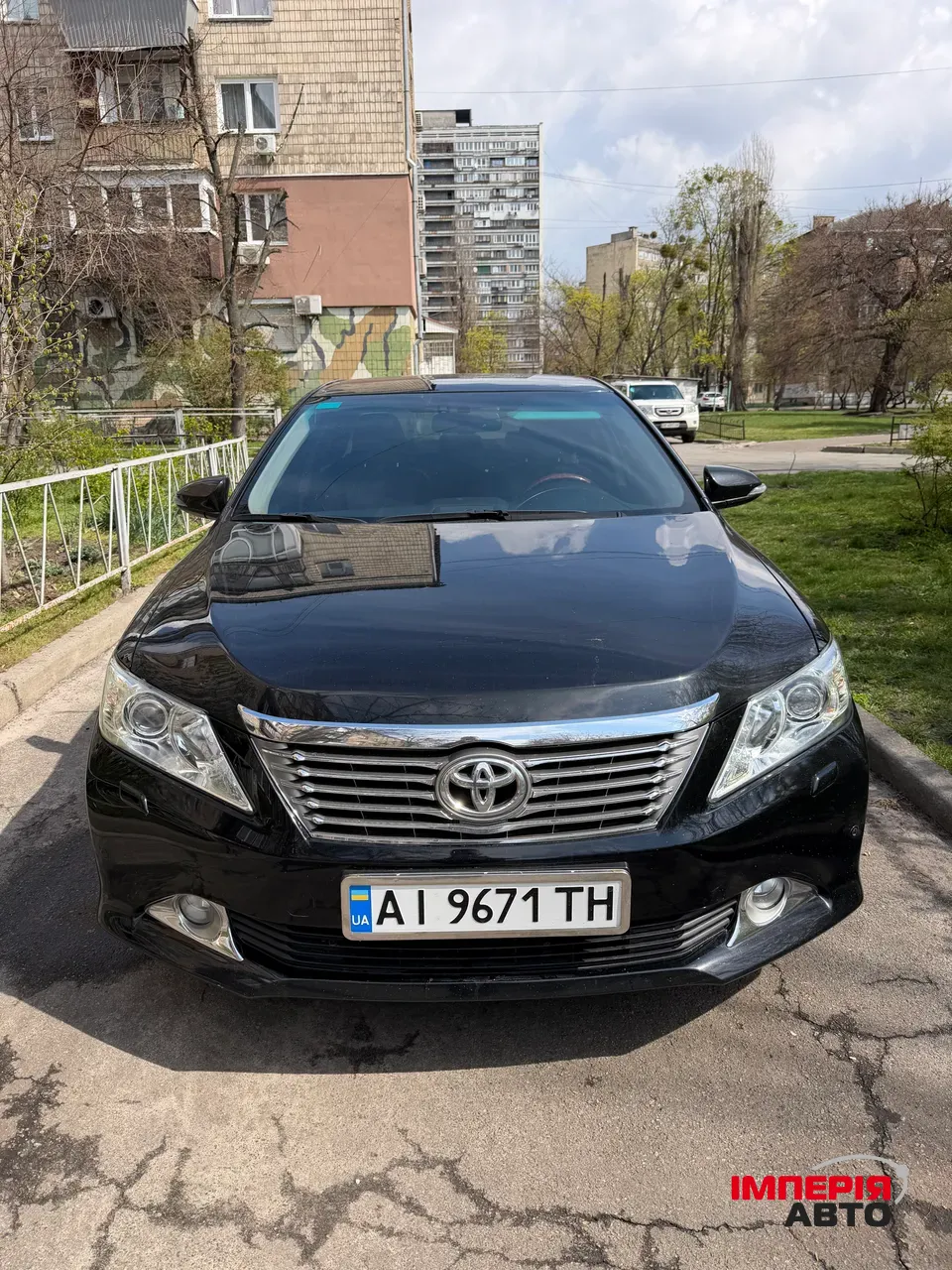 Toyota Camry - фото 1