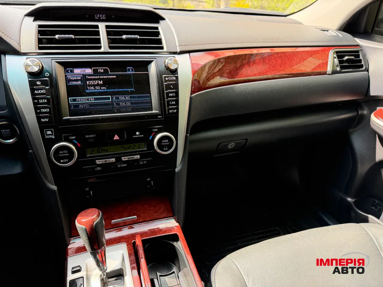 Toyota Camry - фото 15