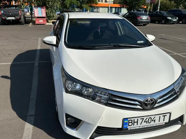 Toyota Corolla - фото 1