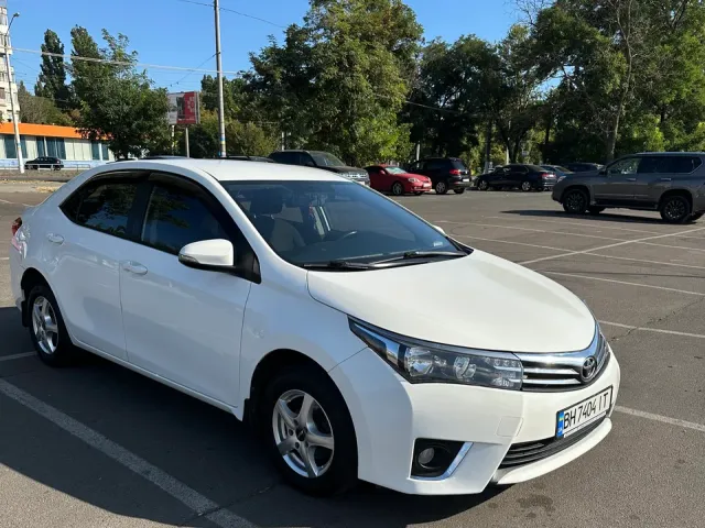 Toyota Corolla - фото 2