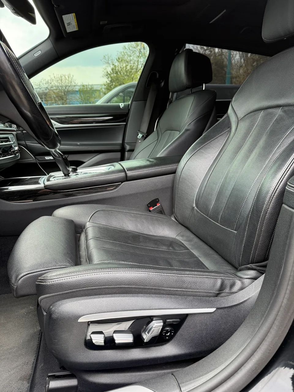 BMW 7 серії - фото 10