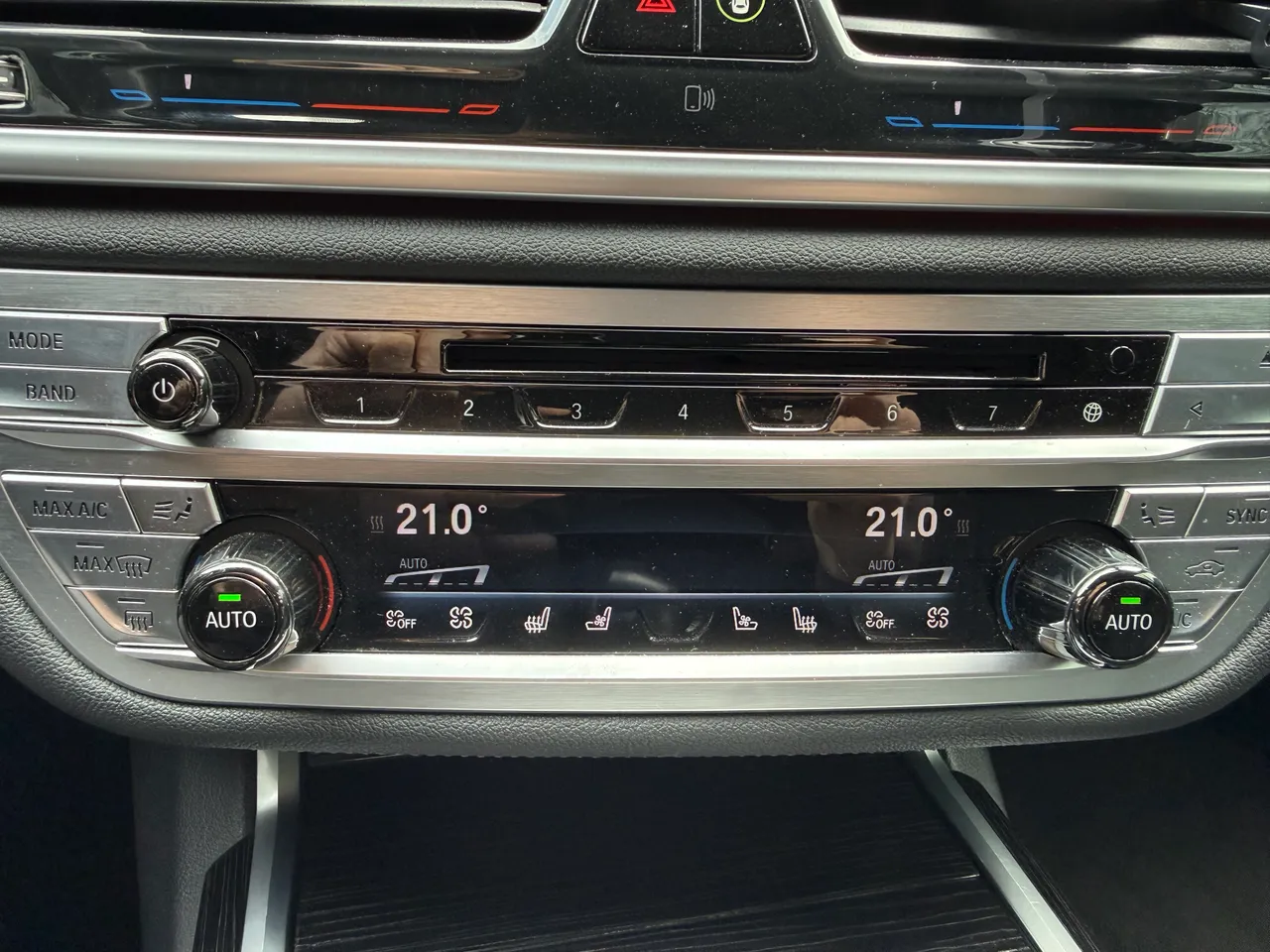 BMW 7 серії - фото 22