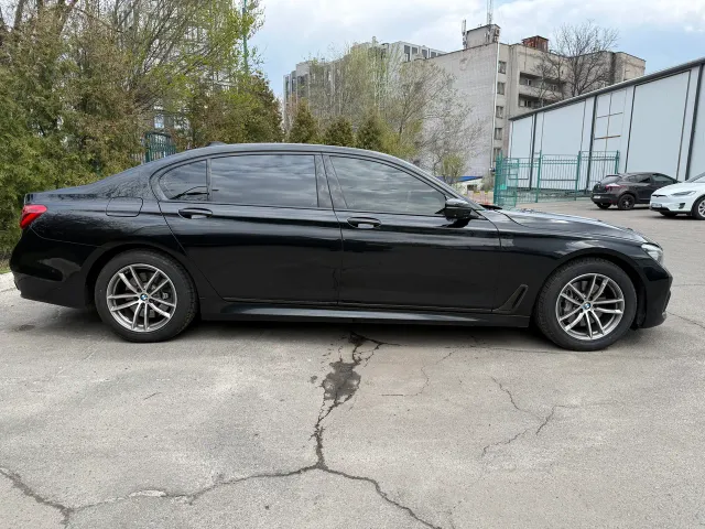 BMW 7 серії - фото 4