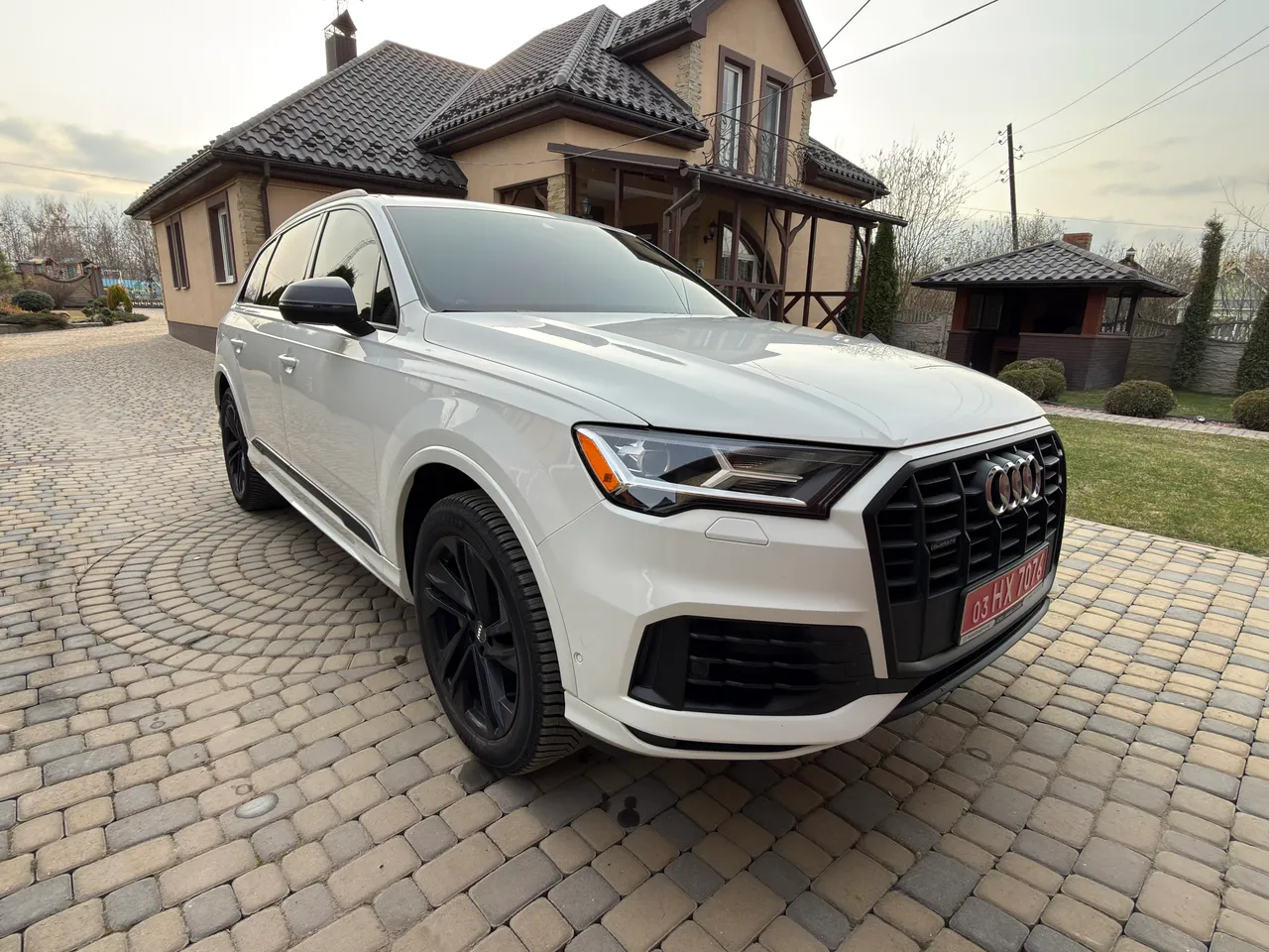 Audi Q7 - фото 18